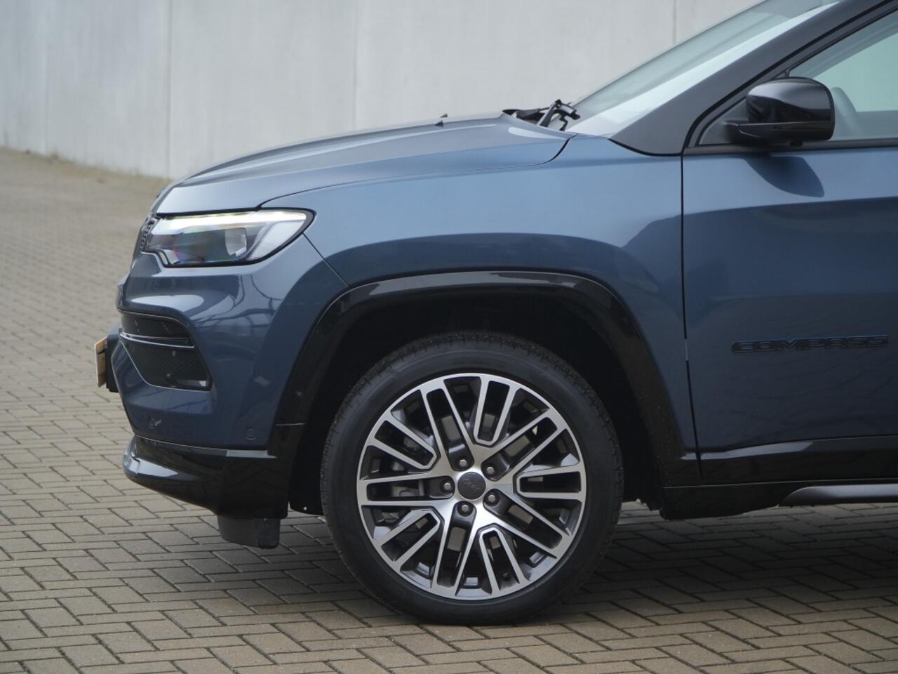 Jeep COMPASS 4xe 240 PK Hybrid Summit | Pano | Safety | 360cam | 19"