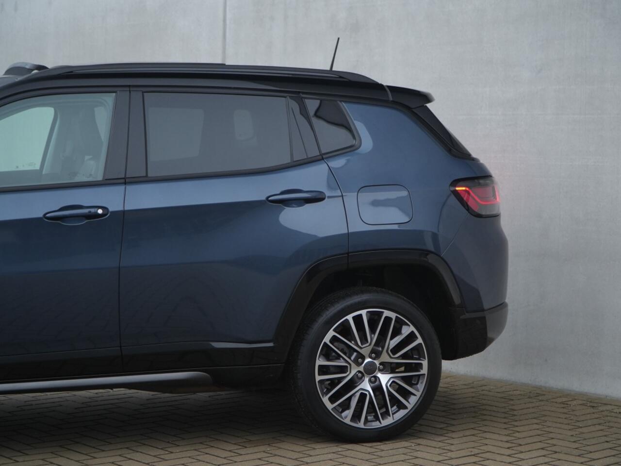 Jeep COMPASS 4xe 240 PK Hybrid Summit | Pano | Safety | 360cam | 19"