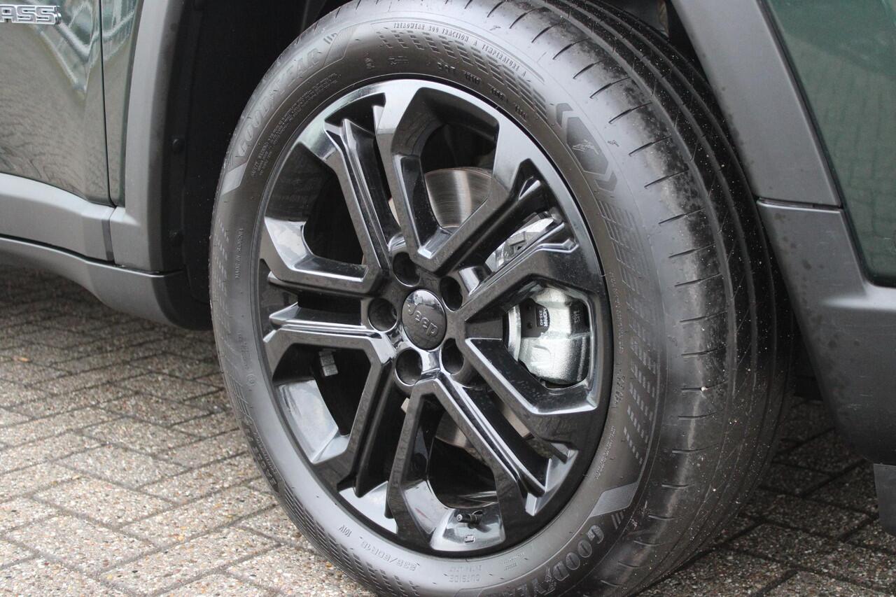 Jeep COMPASS 1.5T 142PK e-Hybrid NORTH STAR | SCHUIF/KANTEL DAK | UNIEKE KLEUR! "TECHNO GREEN" | WINTERPACK: STOEL/STUUR/PARKEERNSENSOREN/RUITENSPROEIER VERWARMBAAR | SAFETY PACK: 360° CAMERA/DODEHOEK BEWAKING/BUITENSPIEGELS MET INSTAPVERLICHTING | 10,1" TOUCHSCREEN M