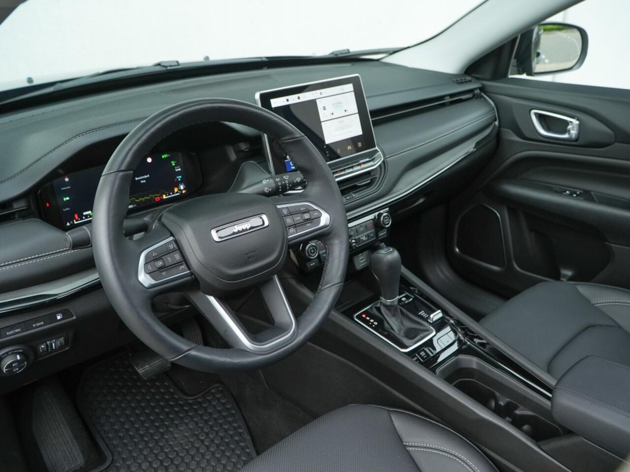 Jeep COMPASS 4xe 240 PK Hybride Summit | Pano | Premium | LED | Winter | 19"