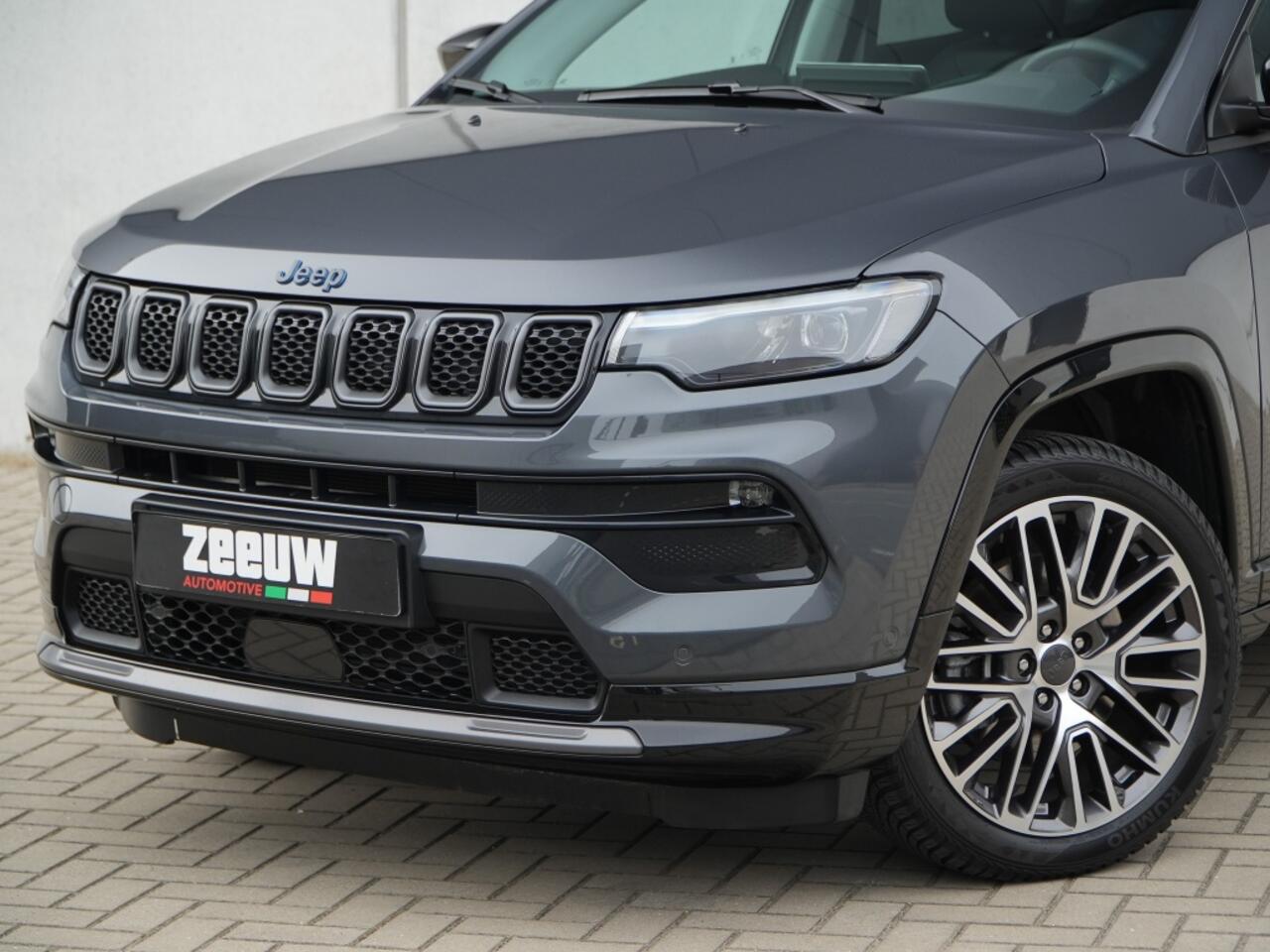 Jeep COMPASS 4xe 240 PK Hybride Summit | Pano | Premium | LED | Winter | 19"