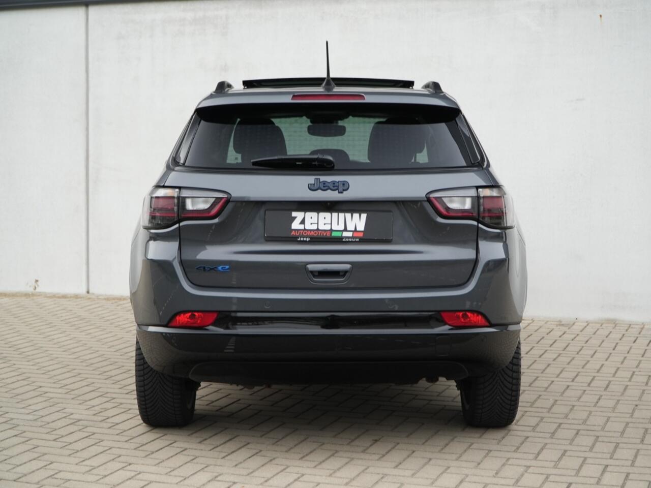 Jeep COMPASS 4xe 240 PK Hybride Summit | Pano | Premium | LED | Winter | 19"