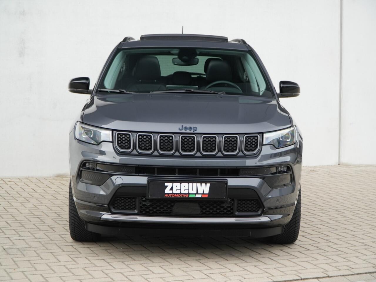 Jeep COMPASS 4xe 240 PK Hybride Summit | Pano | Premium | LED | Winter | 19"