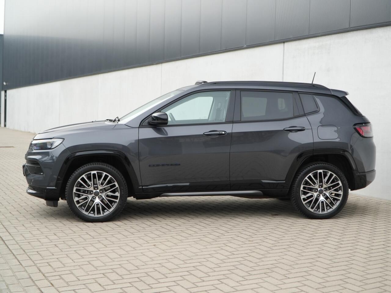 Jeep COMPASS 4xe 240 PK Hybride Summit | Pano | Premium | LED | Winter | 19"
