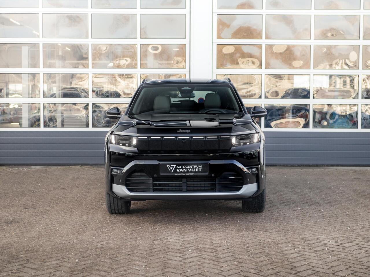 Jeep COMPASS First Edition 74 kWh | Adapt. Cruise | Camera | Carplay | 20" | Elektr. A-Klep | Navi | Winter Pack | Schuif/Kanteldak | Premium Pack | Conv. Pack | Warmtepomp