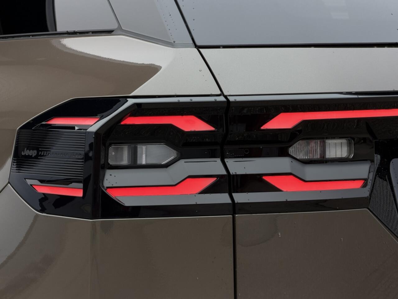 Jeep COMPASS First Edition 74 kWh | Boek nu uw proefrit!