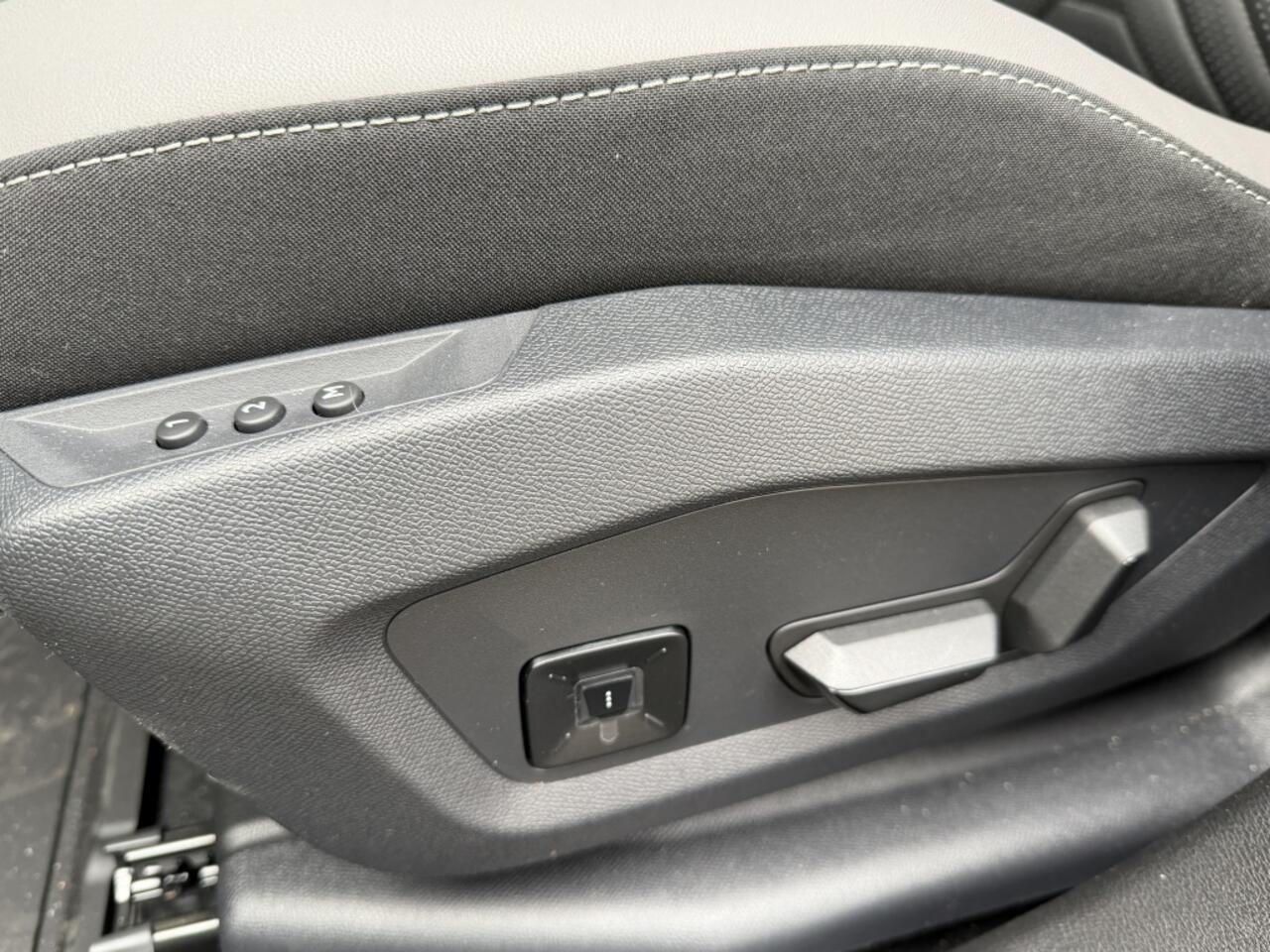 Jeep COMPASS First Edition 74 kWh | Boek nu uw proefrit!