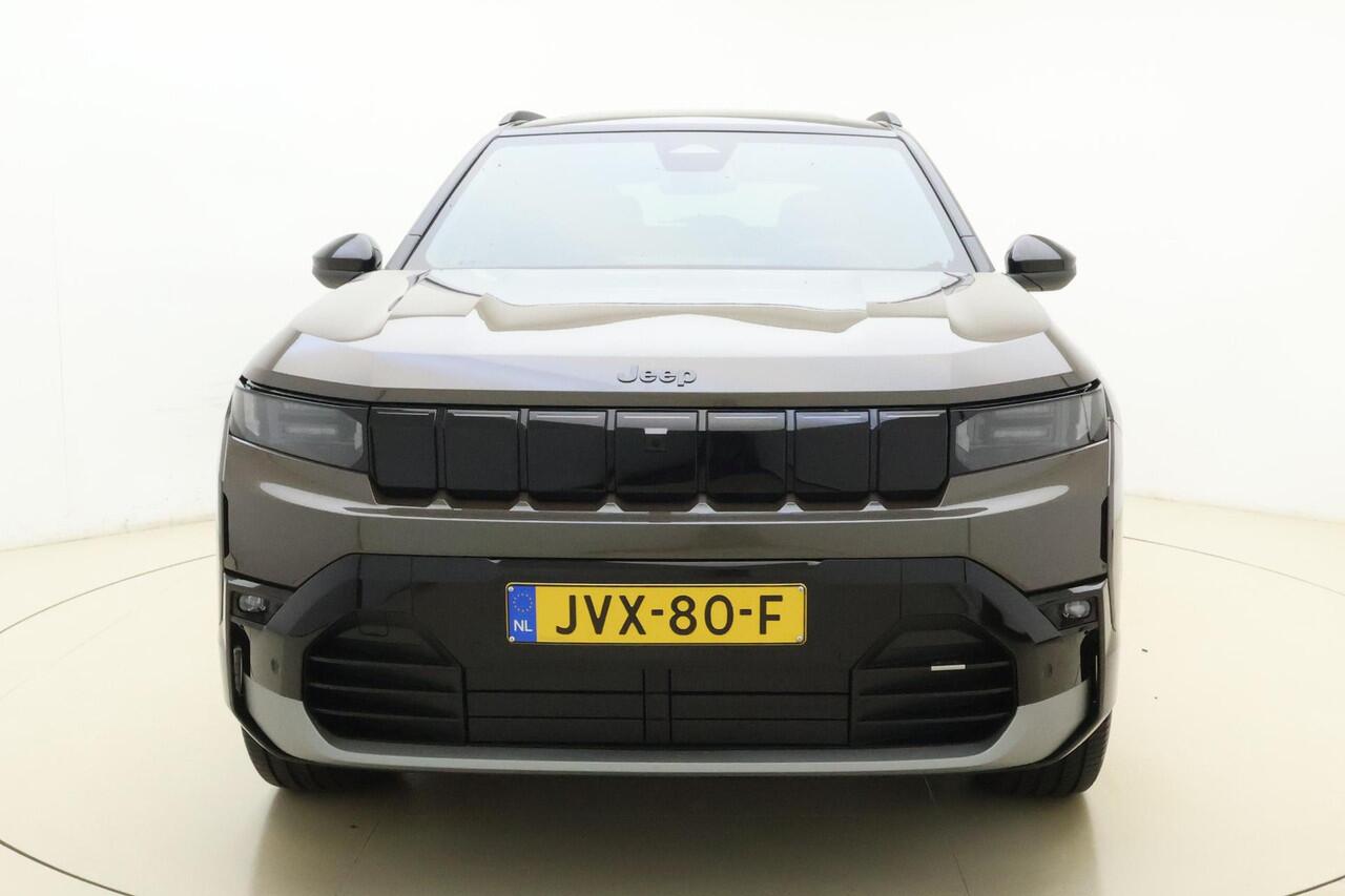 Jeep COMPASS First Edition 74 kWh | Nu in de showroom! | Camera's rondom | Focal audio | Elektrische achterklep | 20'' lichtmetalen velgen | Warmtepomp | Elektrische stoelen/massagestoel