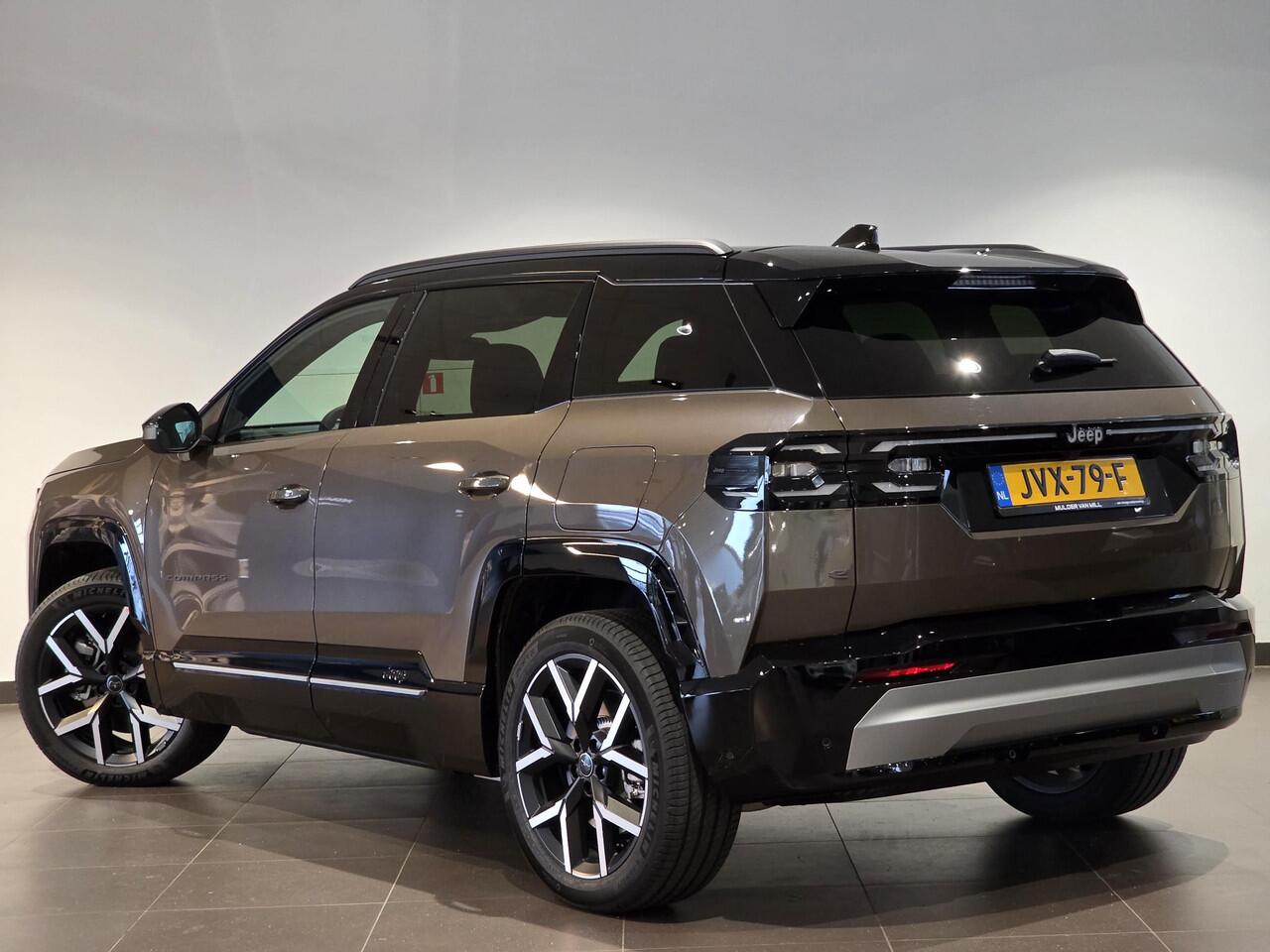 Jeep COMPASS First Edition 74kWh 213pk | Hi-Fi FOCAL® | PANODAK | STOELMASSAGE | WARMTEPOMP | 20 INCH LM-VELGEN | ISOFIX |