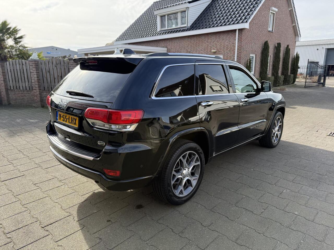 Jeep GRAND CHEROKEE 3.0 CRD Overland Grijs Kenteken