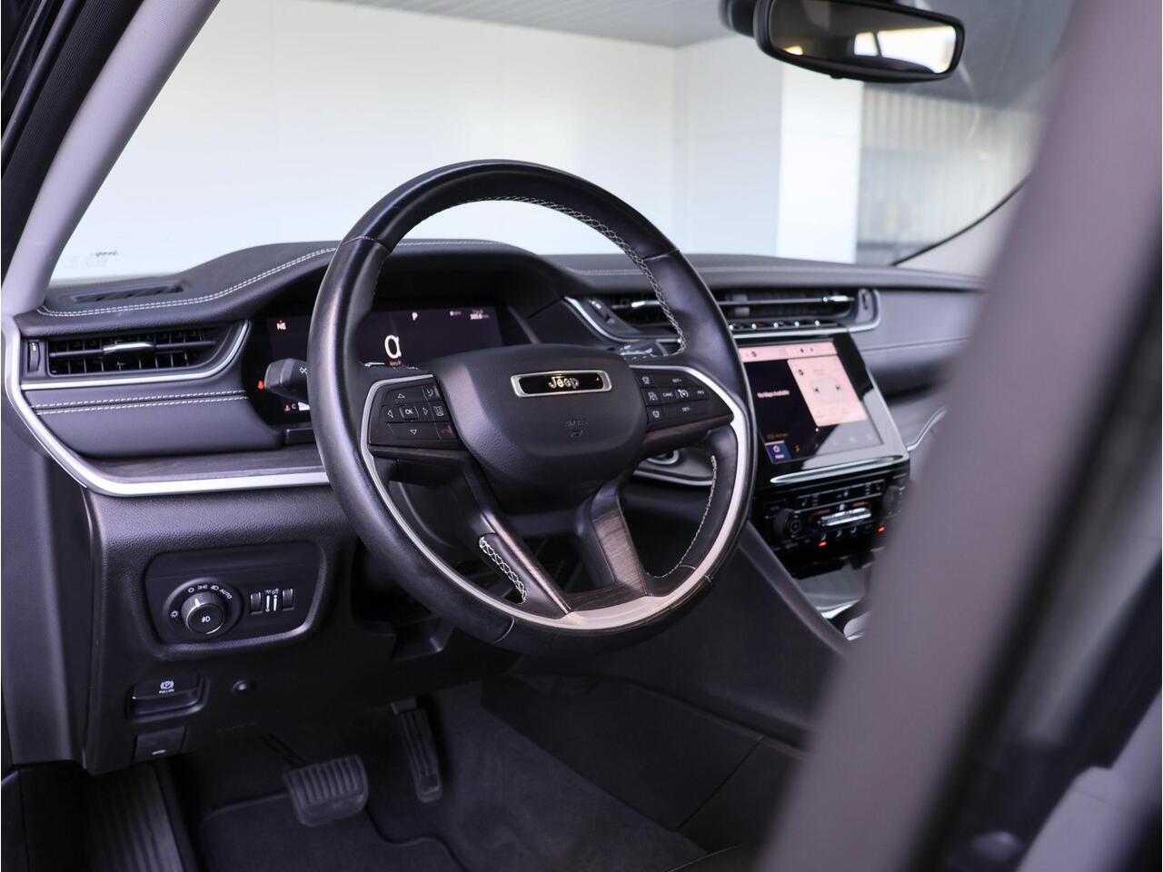 Jeep GRAND CHEROKEE 3.6 LWB Limited | 6 Persoons | ACC | Stoel- & stuurverwarmining | Elek. stoel |