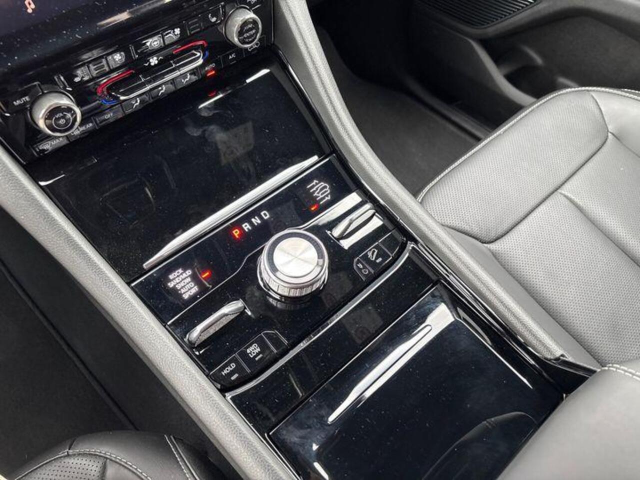 Jeep GRAND CHEROKEE 2.0 Overland 4xe 380pk | Panoramadak | Stoelverwarming | McIntosh Audio