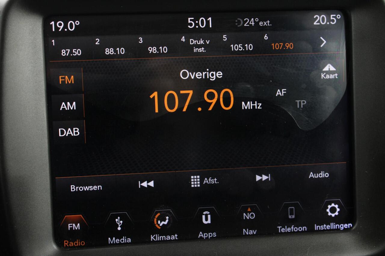 Jeep RENEGADE 1.4 MultiAir Limited / LEDER / NAVI / NIEUWE DISTRIBUTIERIEM