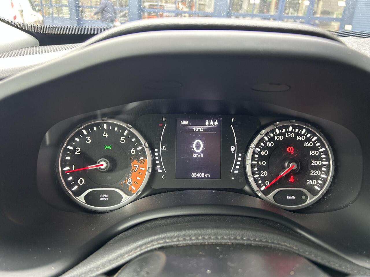 Jeep RENEGADE 1.4 Turbo 140 PK MultiAir Night Eagle II | 1ste Eigenaars auto | Trekhaak | Navigatie | Airco | Dealer Onderhouden | Hoge zitpositie | Lichtmetaal | Cruise control | Dakrails |