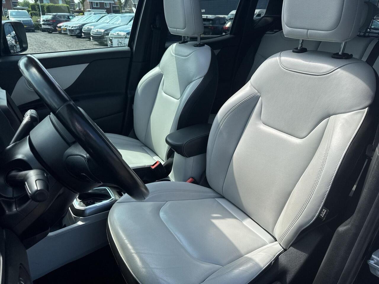 Jeep RENEGADE 1.3T Freedom | Automaat |150Pk | Pano Dak | Beats Audio | A Camera | Trekhaak | Leder |