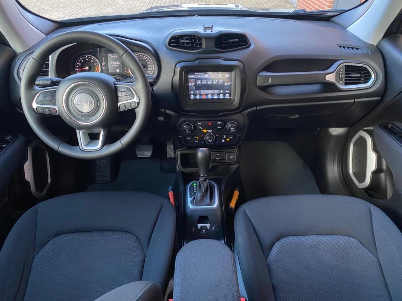 Jeep RENEGADE 1.3T DDCT LONGITUDE AUTOMAAT CARPLAY CRUISE PDC LMV