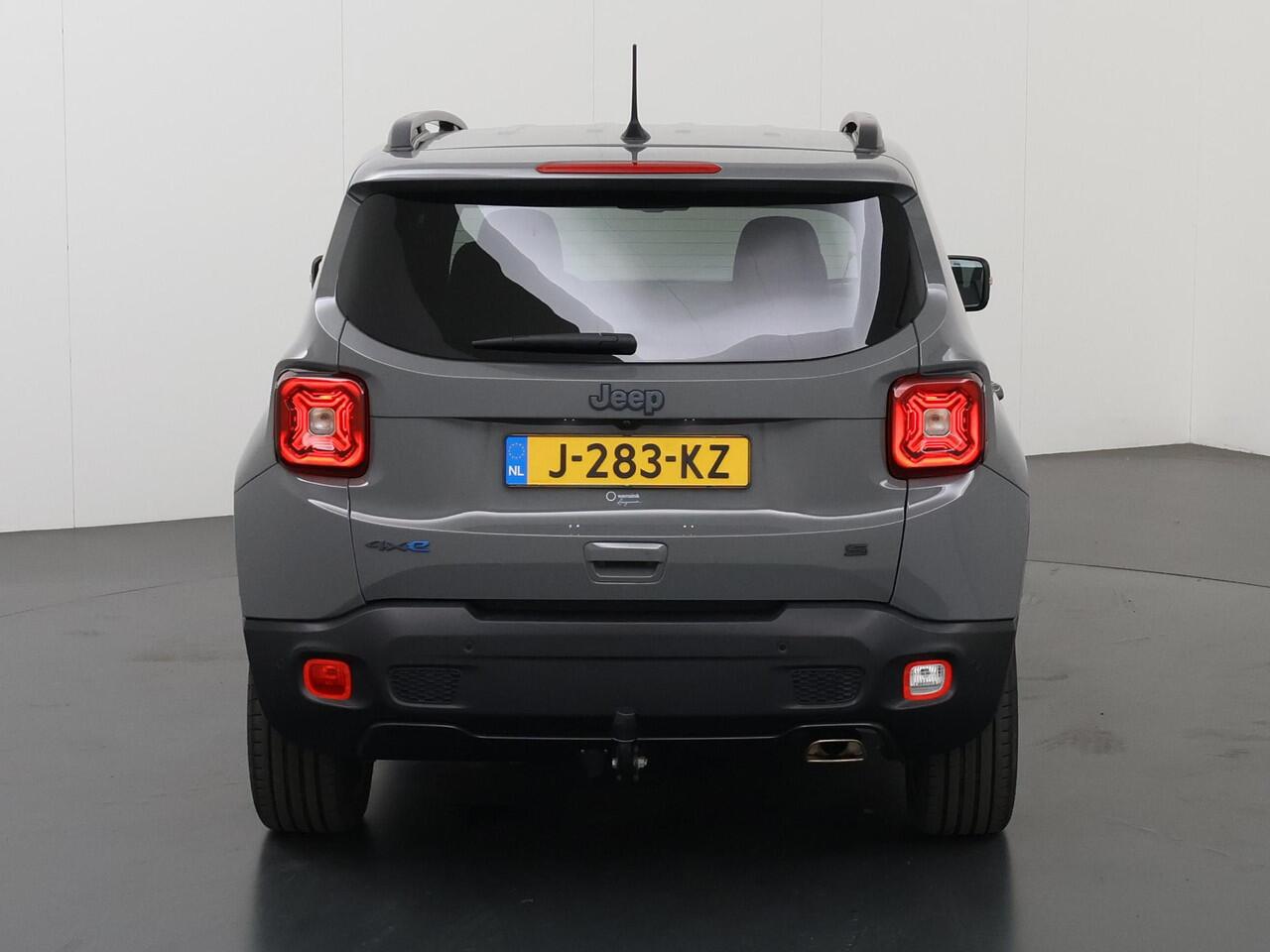 Jeep RENEGADE 4xe 240 Plug-in Hybrid Electric S | LED | Trekhaak | Lederen Interieur | Navigatie | Camera | DAB | Stoel/Stuurverwarming | Adaptieve Cruise Control | Dodehoek detectie |