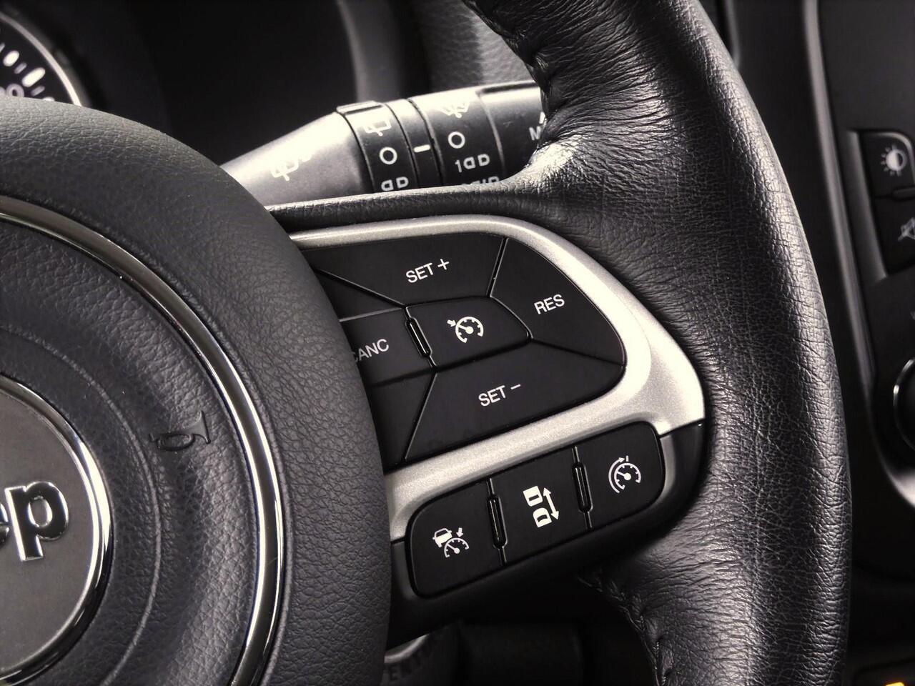 Jeep RENEGADE 1.3T LIMITED/ AFN. TREKHAAK/ CARPLAY/ PDC V+A/ ALL-SEASON BANDEN
