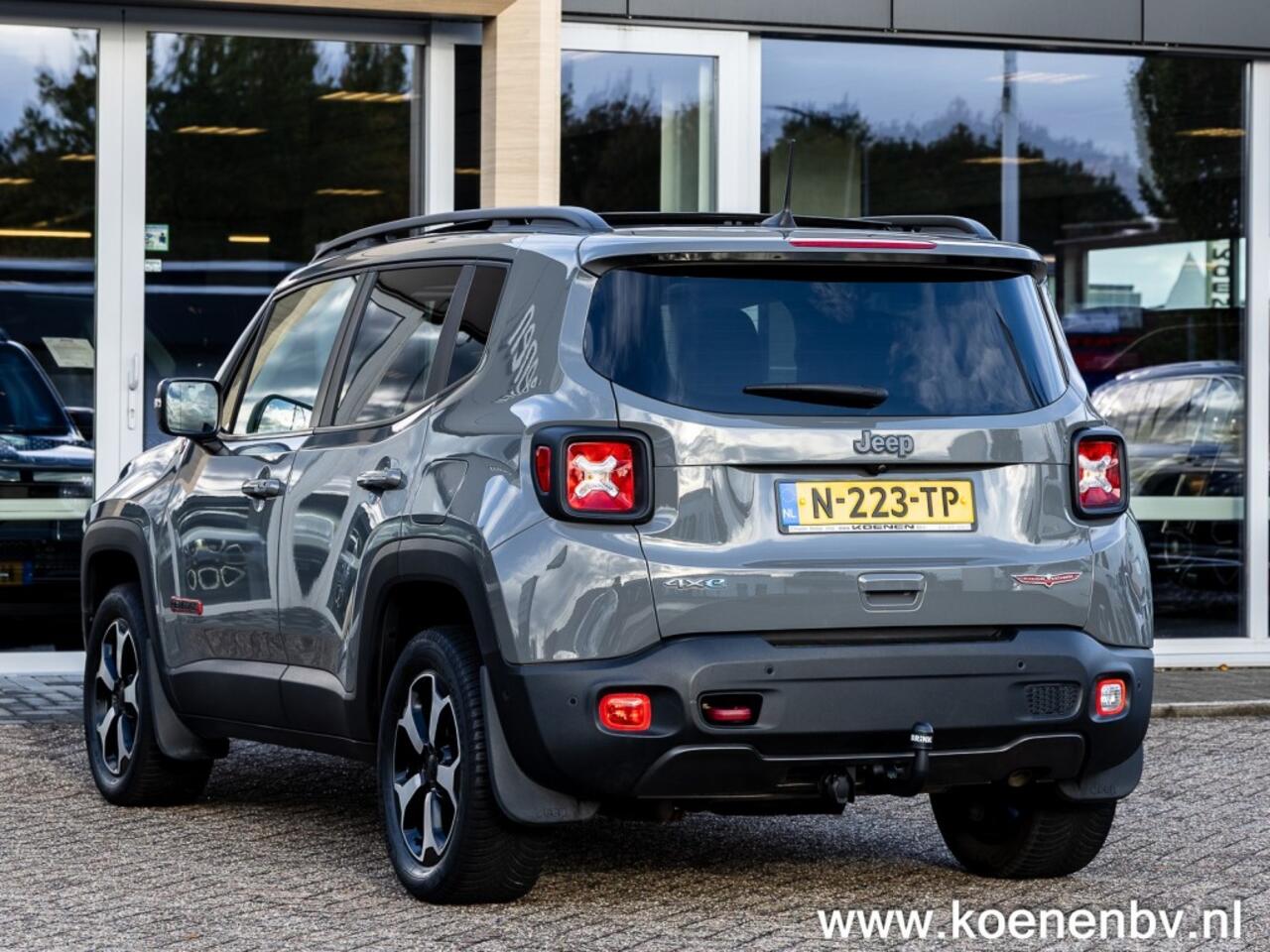 Jeep RENEGADE 4xE 240pk 4x4 Autom. PHEV Trailhawk CLIMATE C. / PANO / CRUISE C.