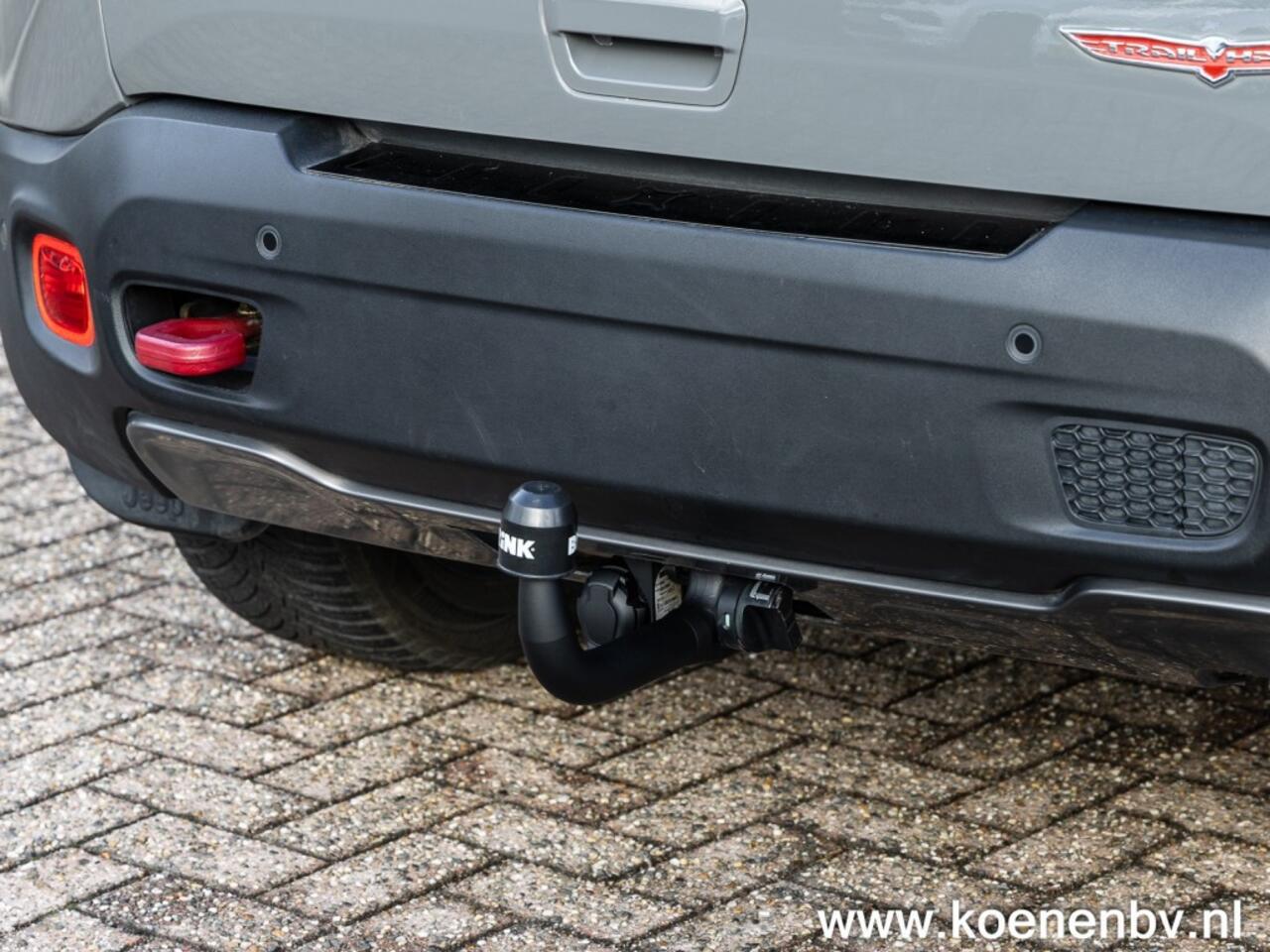 Jeep RENEGADE 4xE 240pk 4x4 Autom. PHEV Trailhawk CLIMATE C. / PANO / CRUISE C.