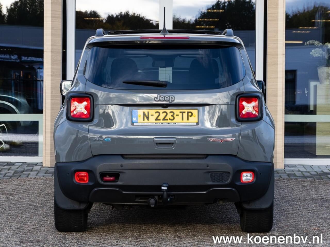Jeep RENEGADE 4xE 240pk 4x4 Autom. PHEV Trailhawk CLIMATE C. / PANO / CRUISE C.