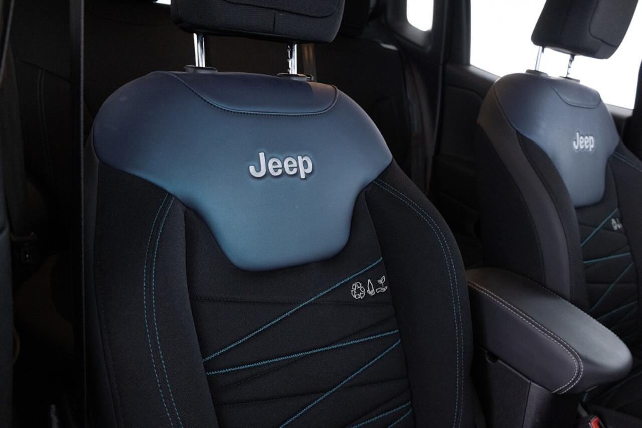 Jeep RENEGADE 4 x e 240 Plug-in Hybrid Upland | Full LED | ECC | PDC | CARPLAY