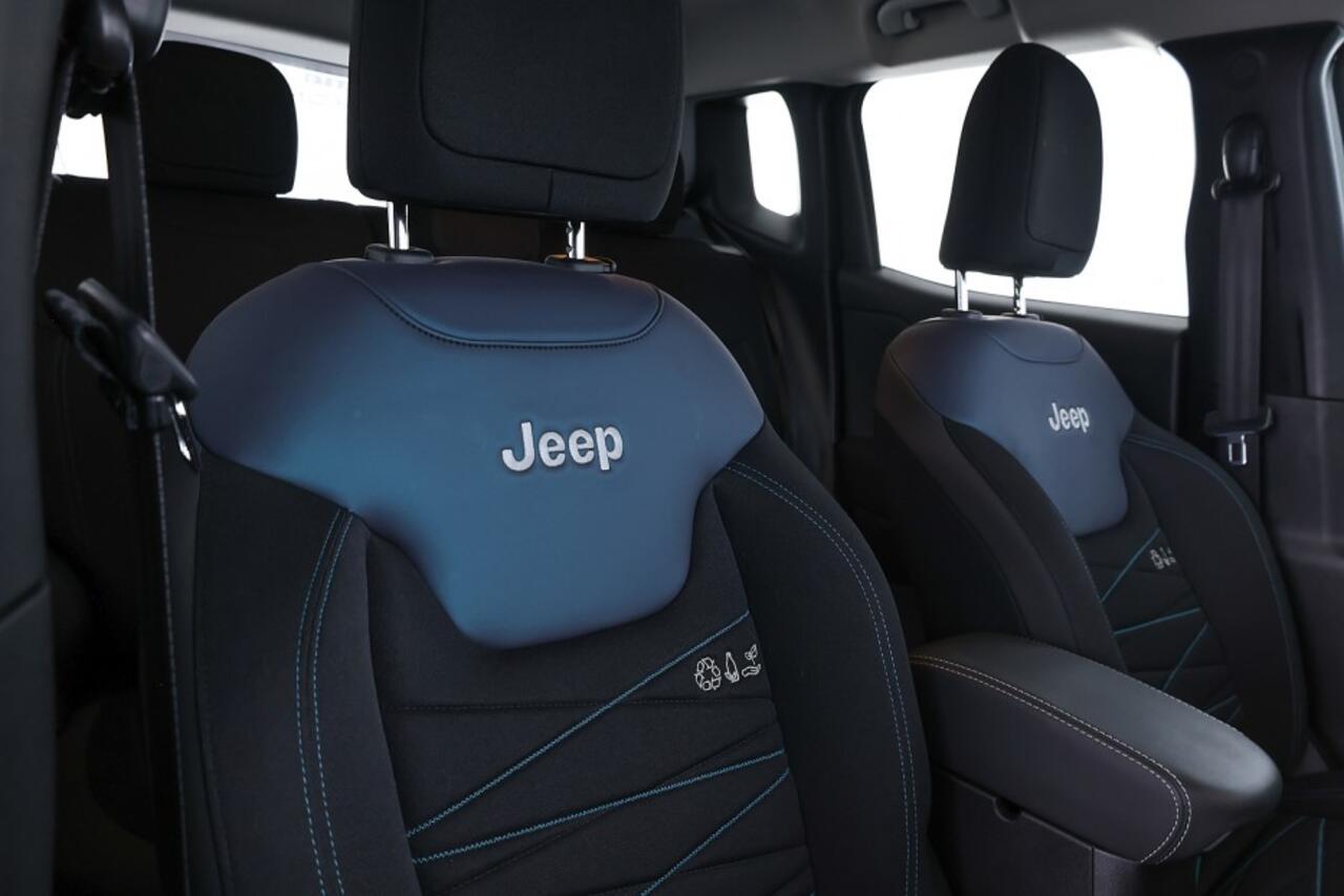 Jeep RENEGADE 4 x e 240 Plug-in Hybrid Upland | Full LED | ECC | PDC | CARPLAY