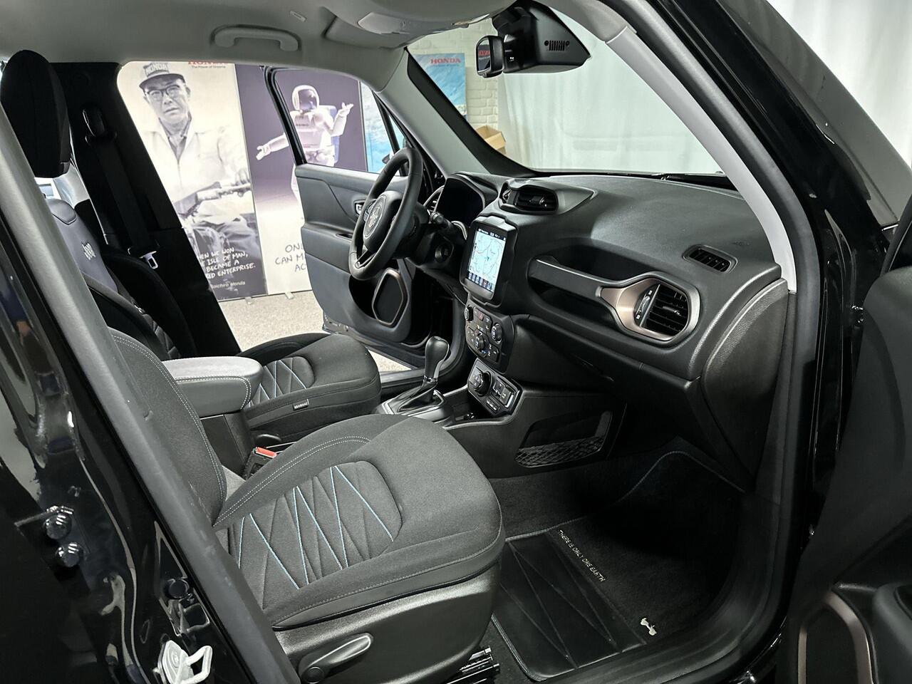 Jeep RENEGADE 4xe 240 Plug-in Hybrid Electric Upland Automaat | Navi | 4x4 | LED