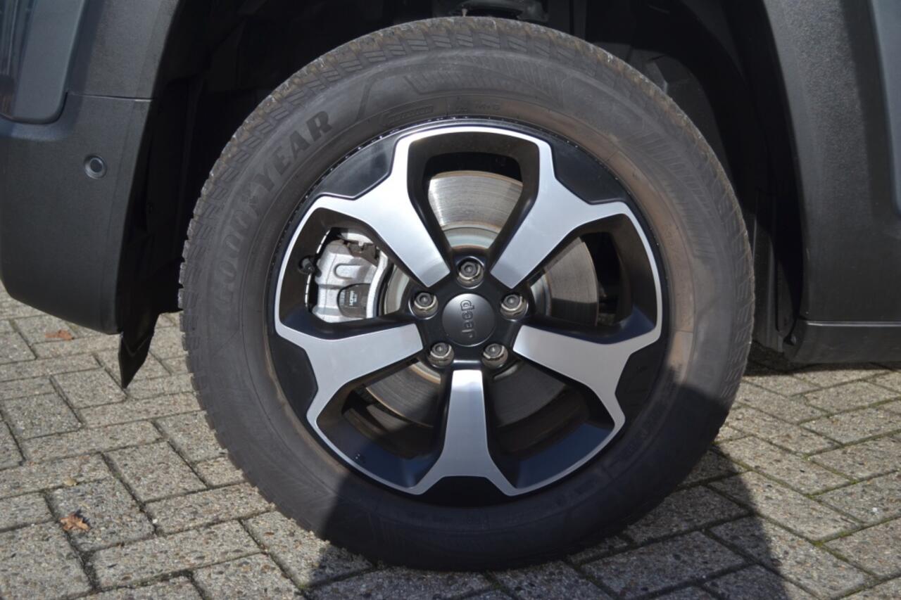 Jeep RENEGADE 4xe 240 Hyb. TRAILHAWK BTW auto