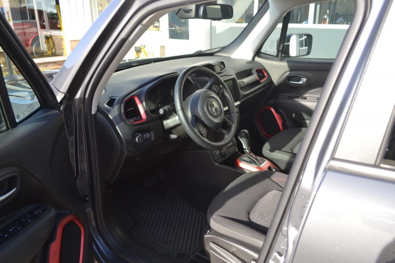 Jeep RENEGADE 4xe 240 Hyb. TRAILHAWK BTW auto