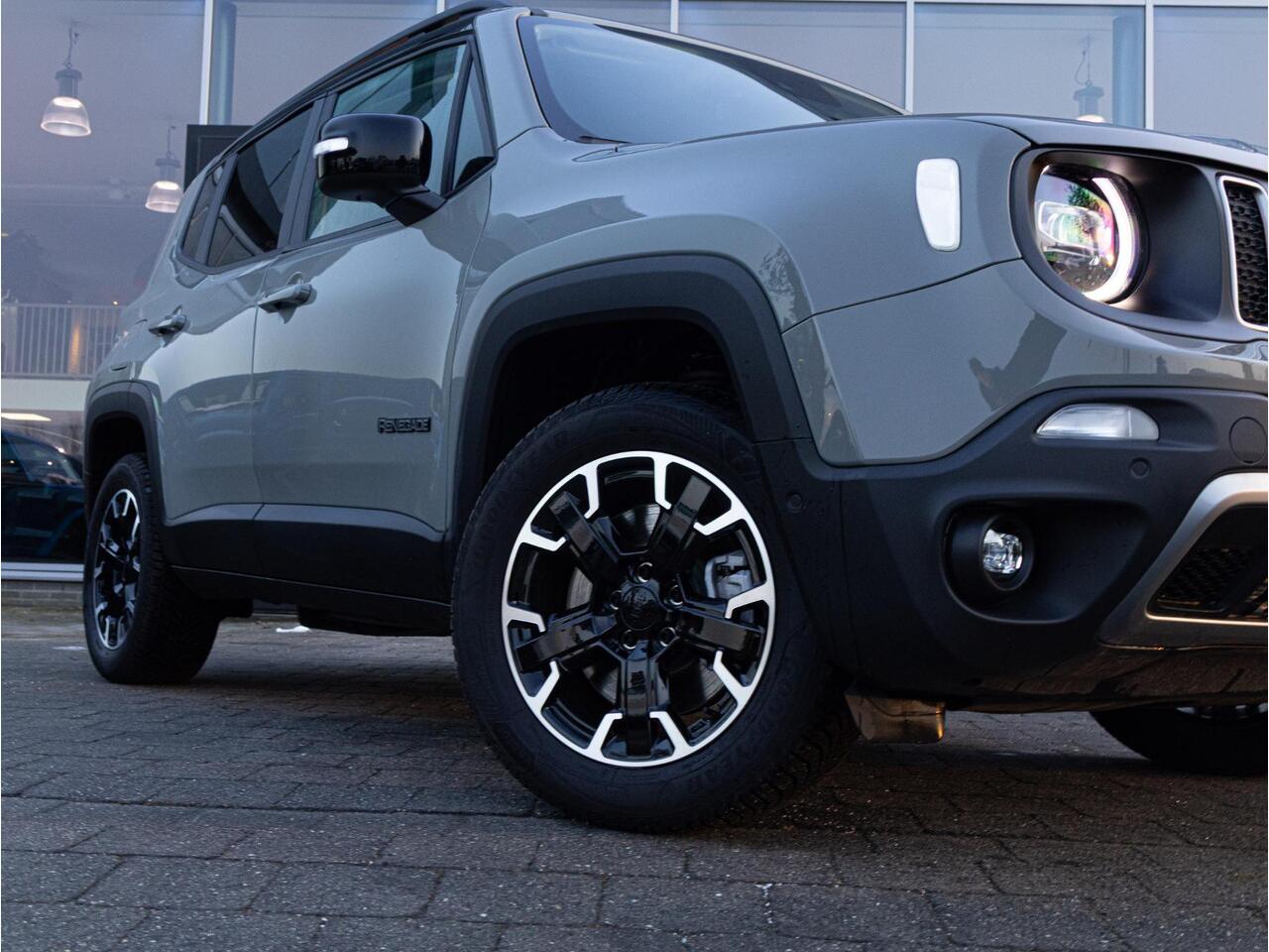 Jeep RENEGADE 4xe 240 Plug-in Hybrid Electric Trailhawk | Unieke Jeep Renegade | Groot Navi | LED | PDC |