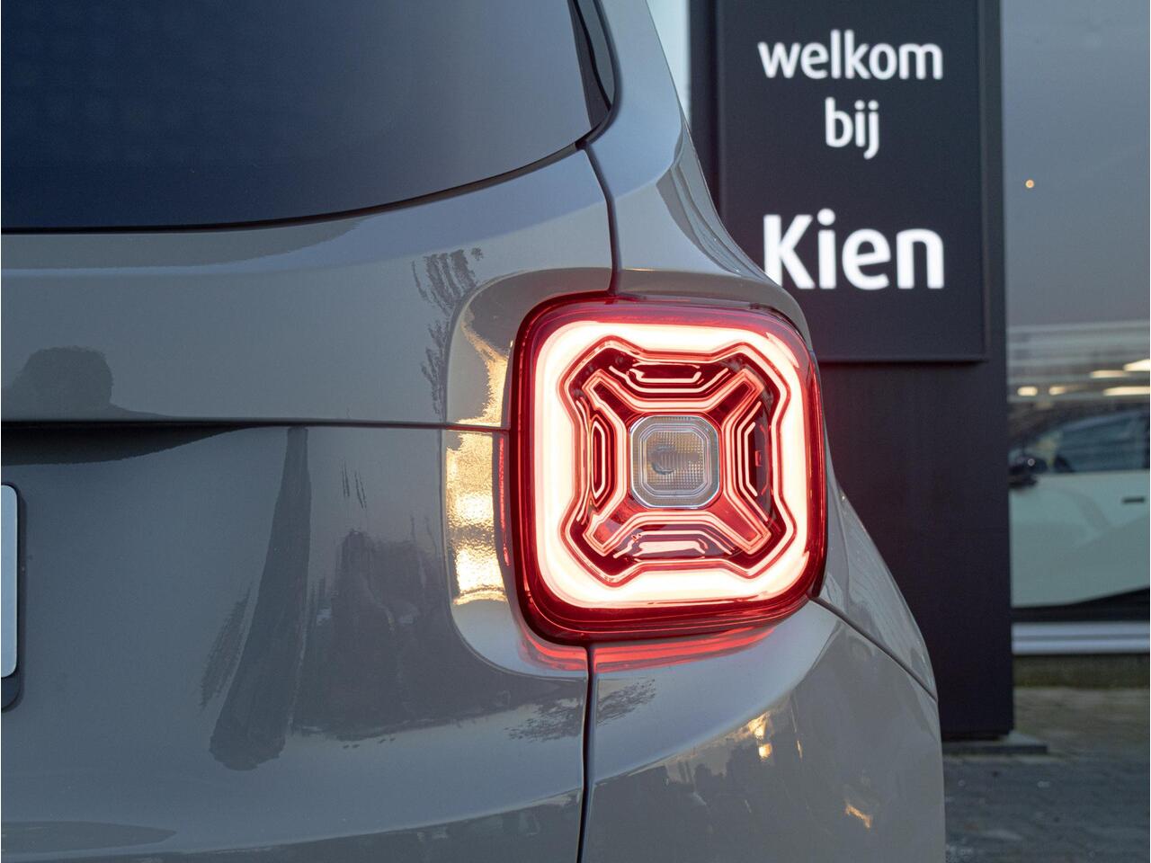 Jeep RENEGADE 4xe 240 Plug-in Hybrid Electric Trailhawk | Unieke Jeep Renegade | Groot Navi | LED | PDC |