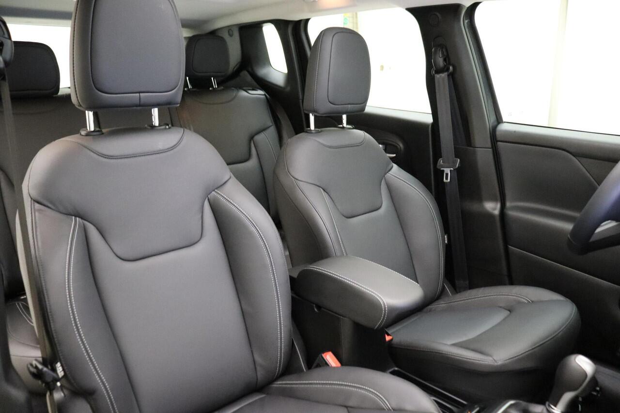 Jeep RENEGADE 1.5T e-Hybrid Automaat | Navigatie | Glazen Schuif/kanteldak | Lederen bekleding | Camera | Lichtmetalen velgen black | Dakrails