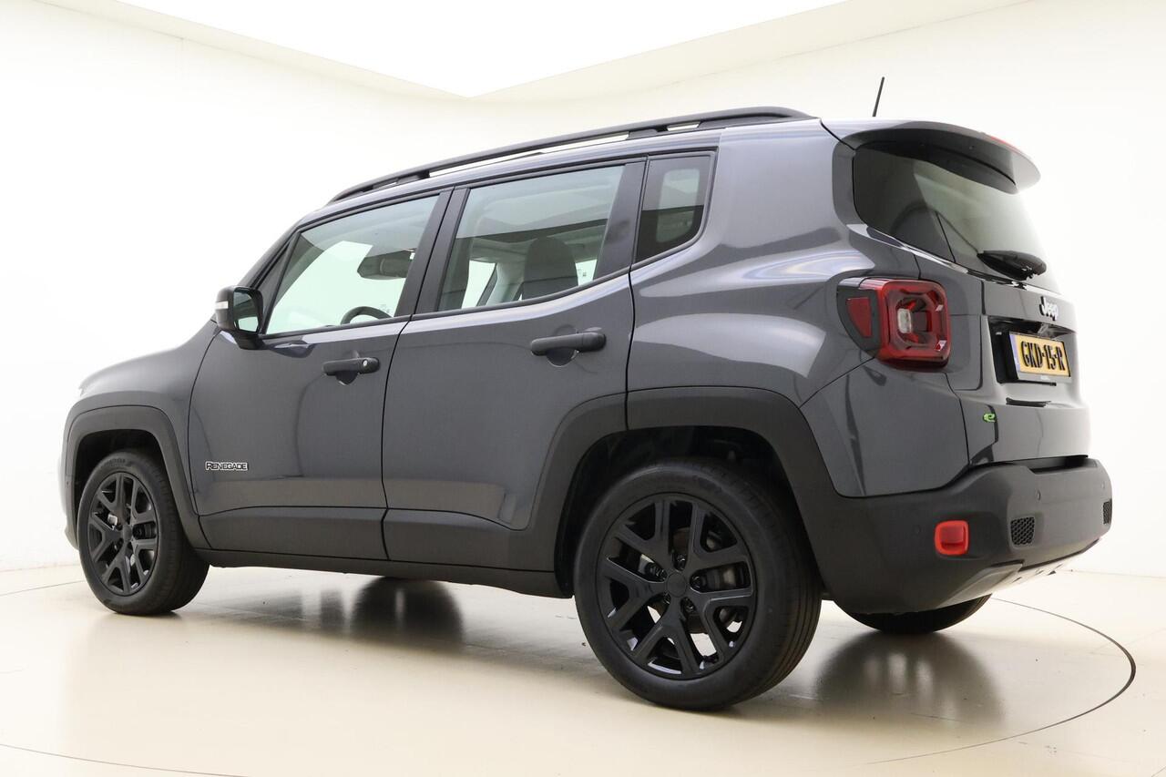 Jeep RENEGADE 1.5T e-Hybrid Automaat | Navigatie | Glazen Schuif/kanteldak | Lederen bekleding | Camera | Lichtmetalen velgen black | Dakrails