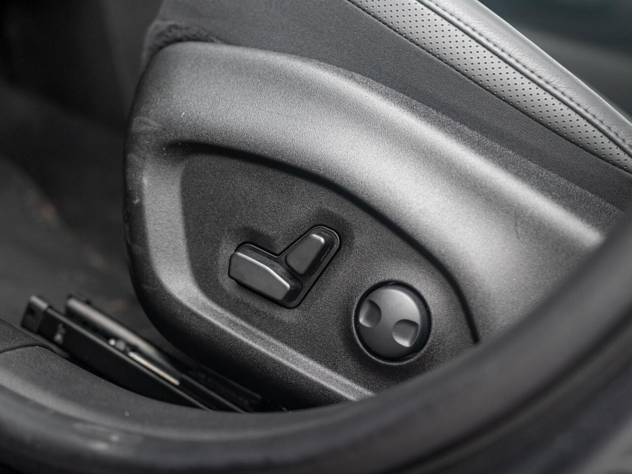 Jeep RENEGADE 1.5T e-Hybrid Summit | Pack Comfort | Bicolore