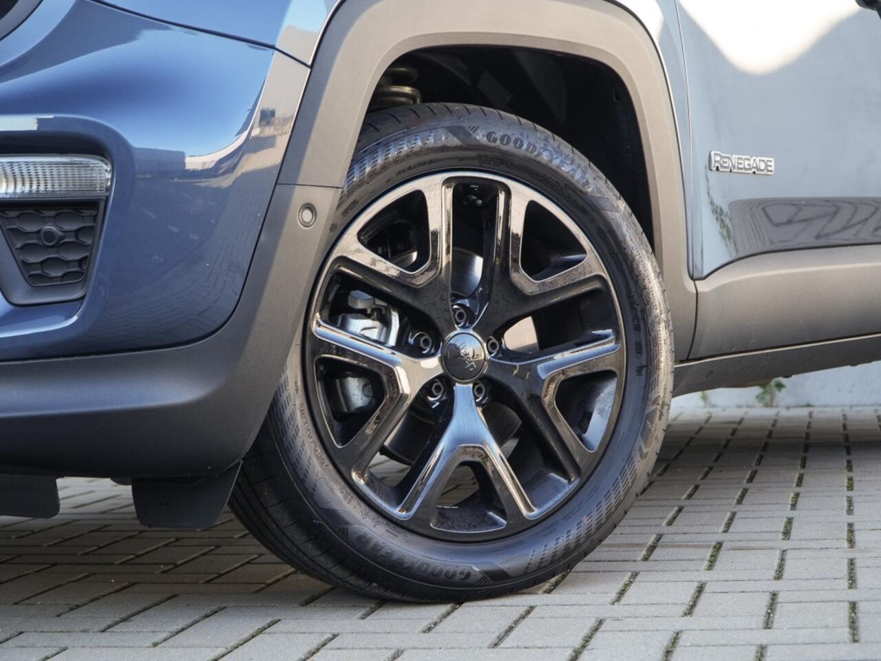 Jeep RENEGADE 1.5T e-Hybrid 130 PK Summit | Leder | Navi | LED | Camera | 18"