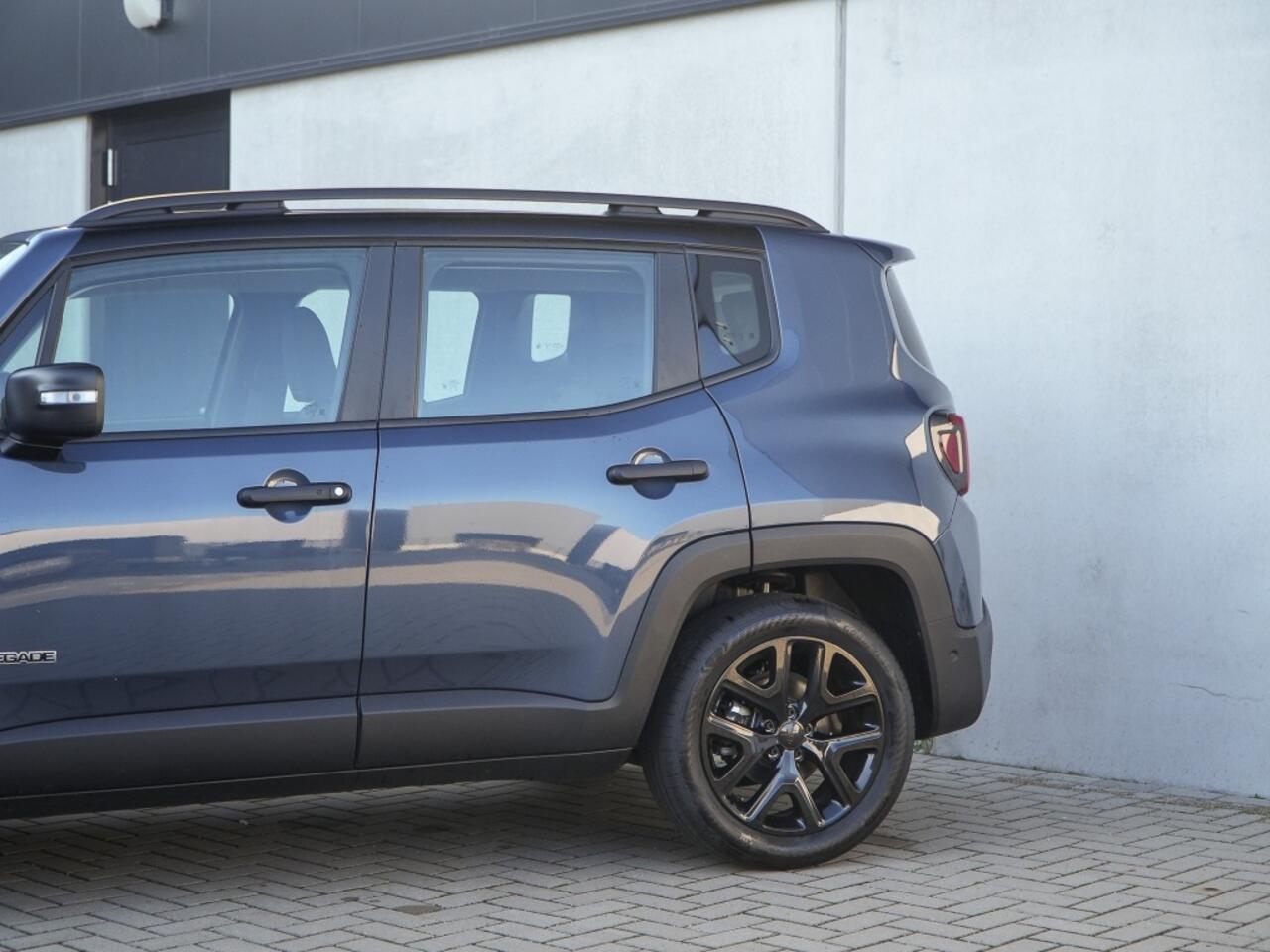 Jeep RENEGADE 1.5T e-Hybrid 130 PK Summit | Leder | Navi | LED | Camera | 18"