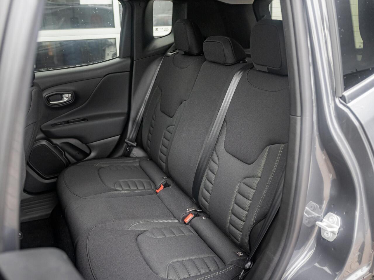 Jeep RENEGADE 4xe 240 Plug-in Hybrid Electric The North Star | Teck Pack | Winter Pack | Navi