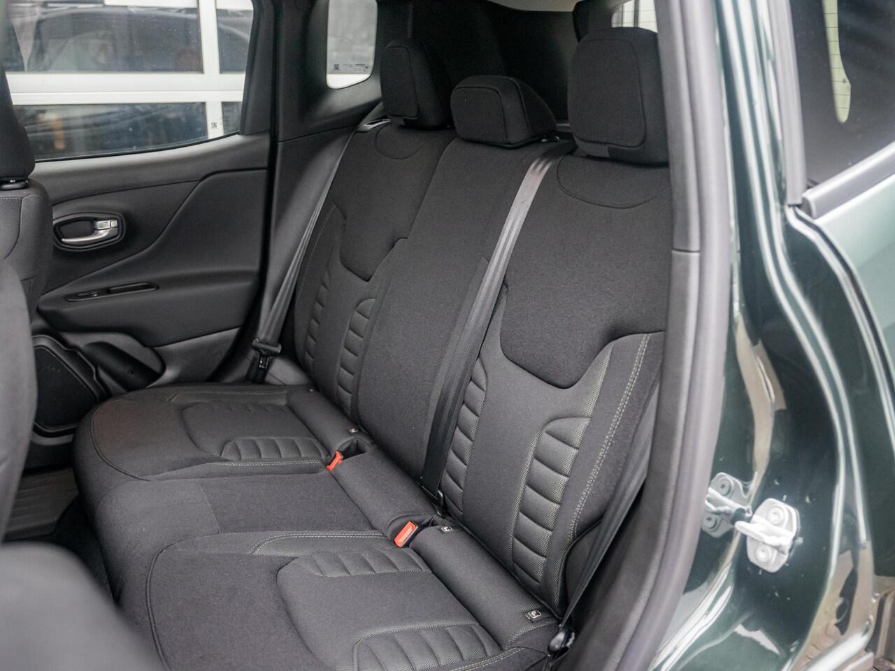 Jeep RENEGADE 4xe 240 Plug-in Hybrid Electric The North Star | Teck Pack | Winter Pack | Navi