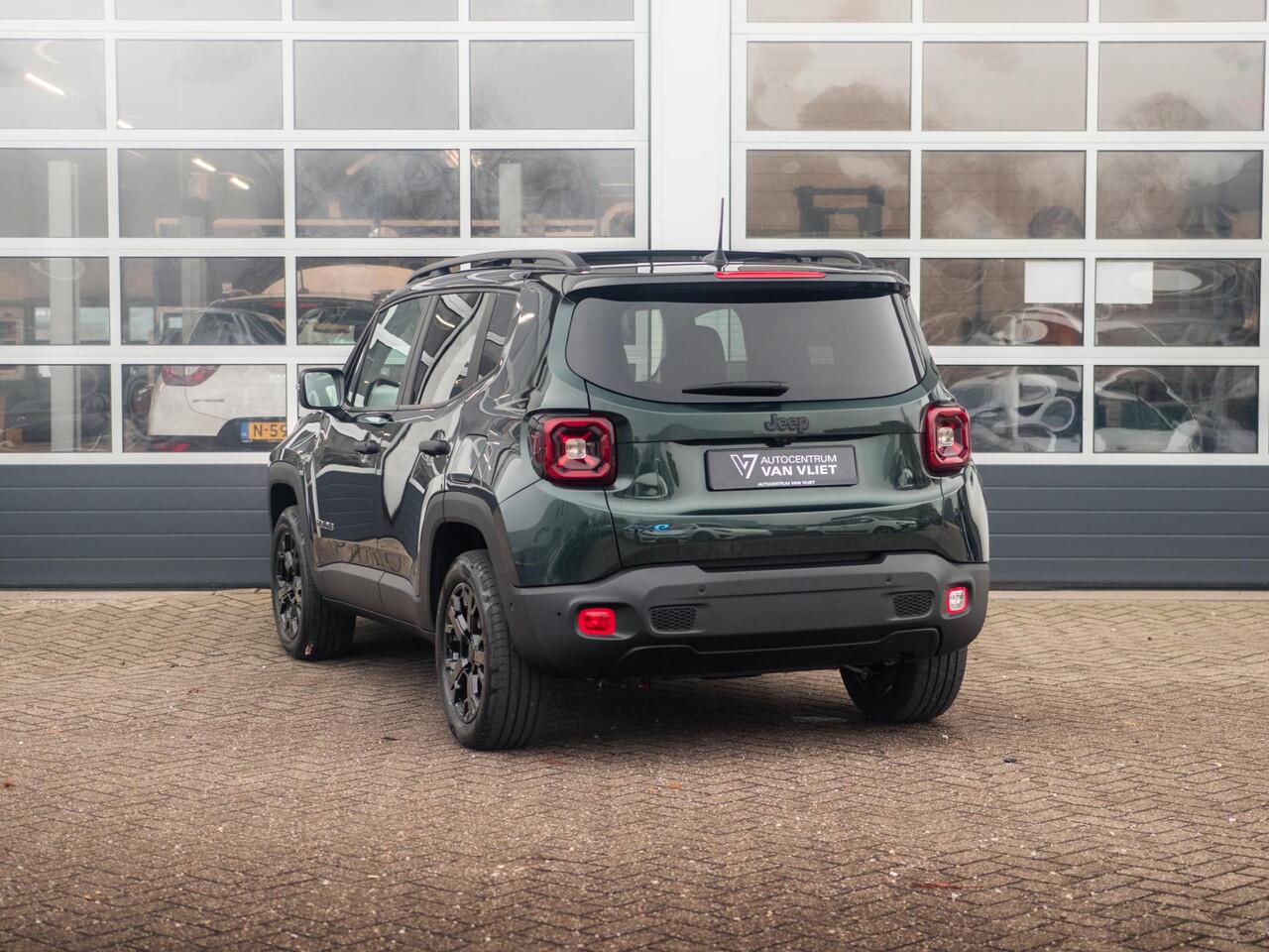Jeep RENEGADE 4xe 240 Plug-in Hybrid Electric The North Star | Teck Pack | Winter Pack | Navi