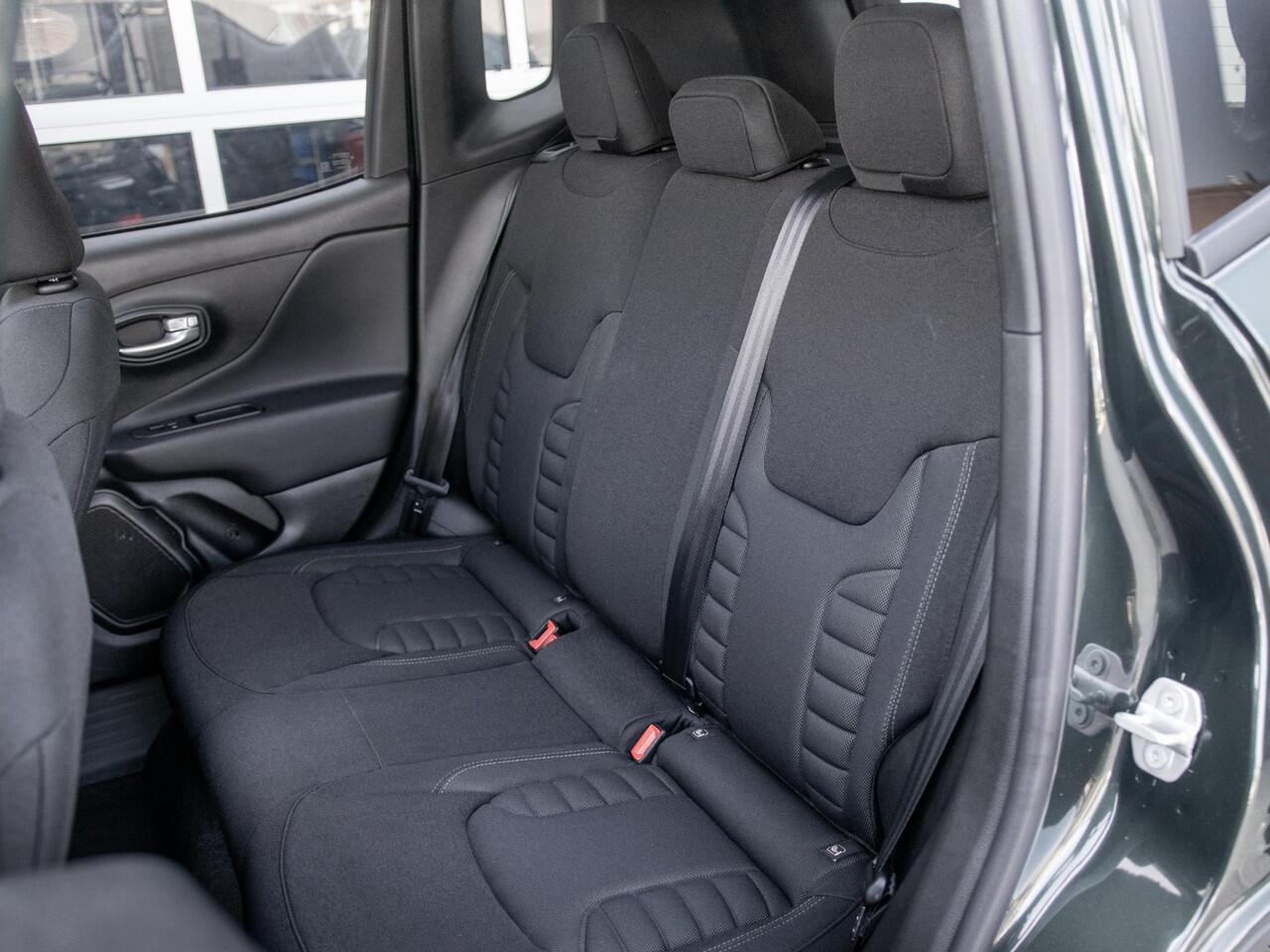 Jeep RENEGADE 4xe 240 Plug-in Hybrid Electric The North Star | Schuif/Kanteldak | Winter Pack | Techno Green