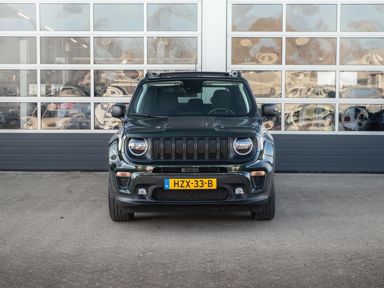 Jeep RENEGADE 4xe 240 Plug-in Hybrid Electric The North Star | Schuif/Kanteldak | Winter Pack | Techno Green