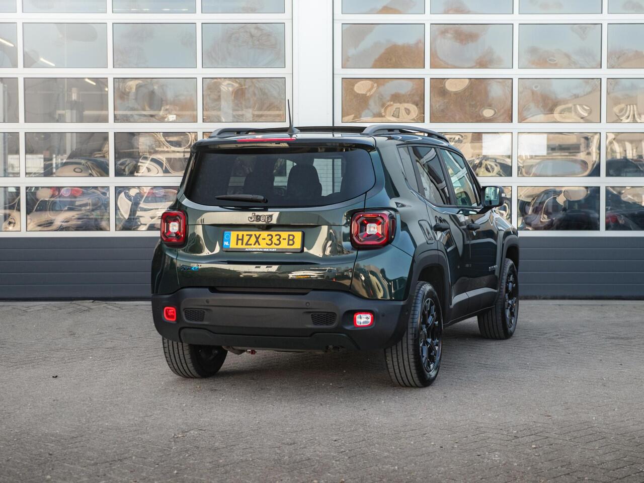 Jeep RENEGADE 4xe 240 Plug-in Hybrid Electric The North Star | Schuif/Kanteldak | Winter Pack | Techno Green