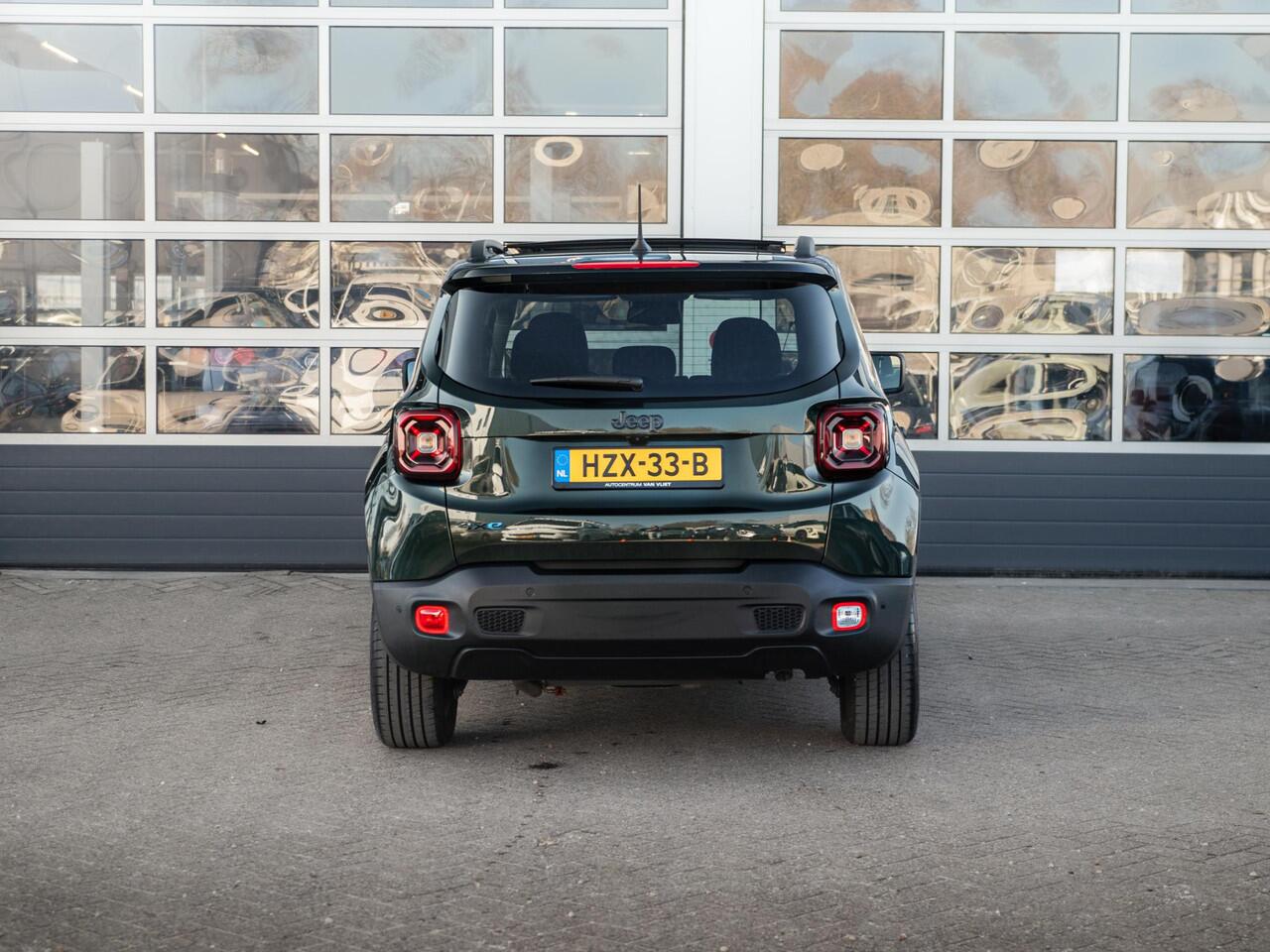 Jeep RENEGADE 4xe 240 Plug-in Hybrid Electric The North Star | Schuif/Kanteldak | Winter Pack | Techno Green