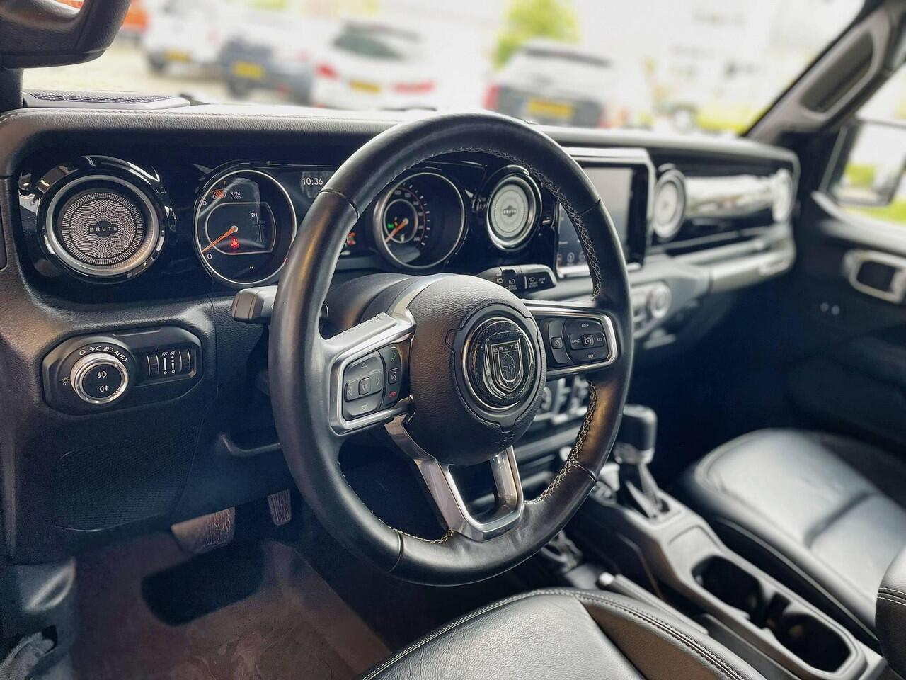 Jeep WRANGLER Unlimited 2.0T Sahara |Originele Brute | Richmond | 5 Pers | Volleder | Hardtop + Open dak | Navi | Etc.