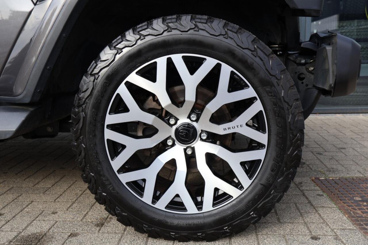 Jeep WRANGLER 2.0T SAHARA JL 4x4 Aut. Hardtop / 20 inch BRUTE Wheels / Hardtop