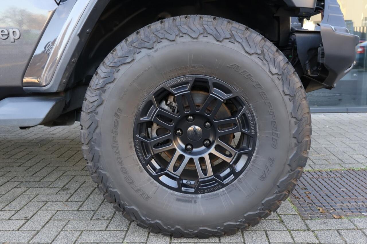 Jeep WRANGLER 2.0T SAHARA JL 4x4 Aut. / 37 inch banden / 2 inch MOPAR Lift