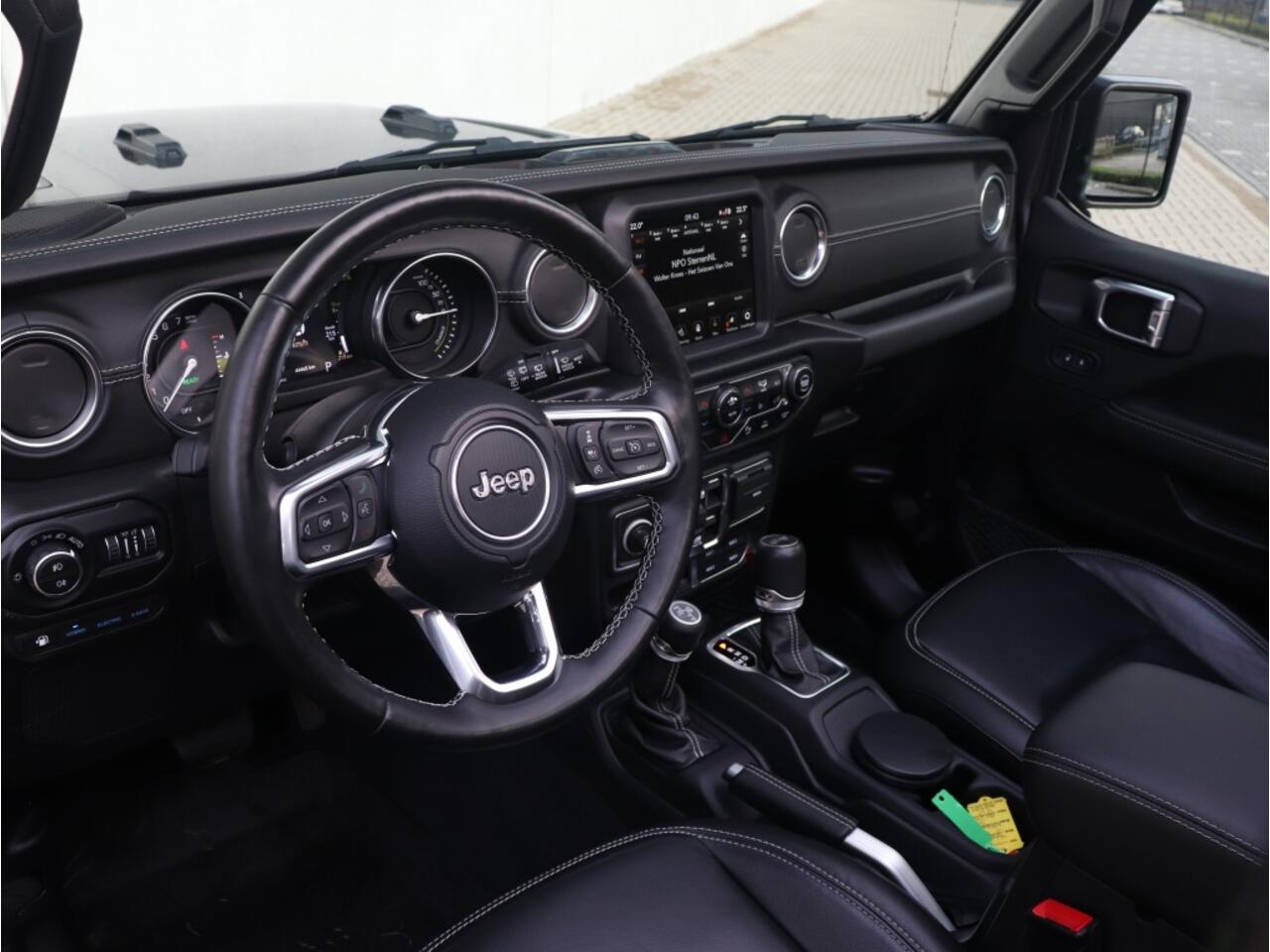 Jeep WRANGLER Unlimited 4xe 380 PK Sahara | Leder | Soft Top | Camera | 18"