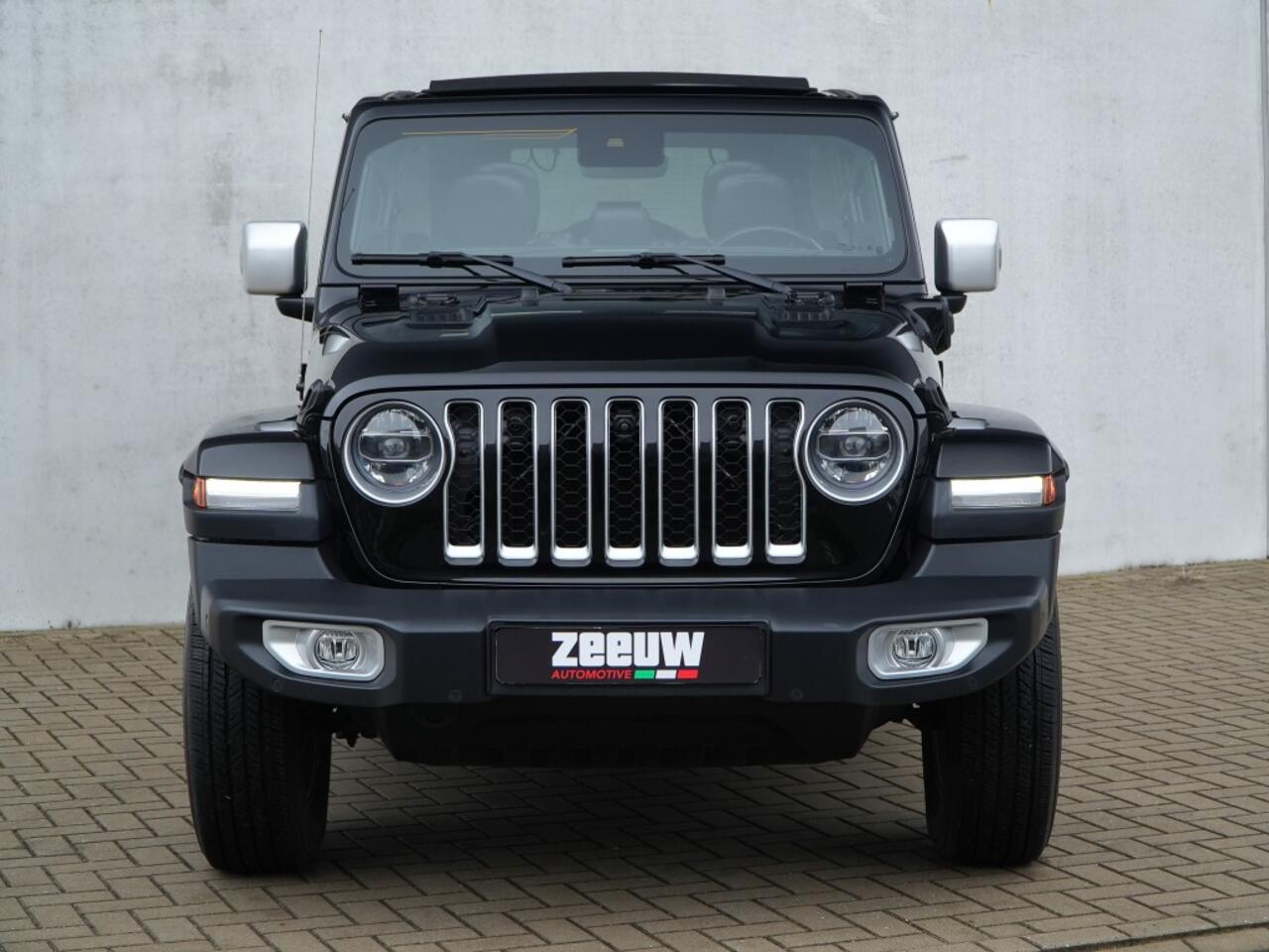 Jeep WRANGLER Unlimited 4xe 380 PK Sahara | Leder | Soft Top | Overland | Camera | 18"