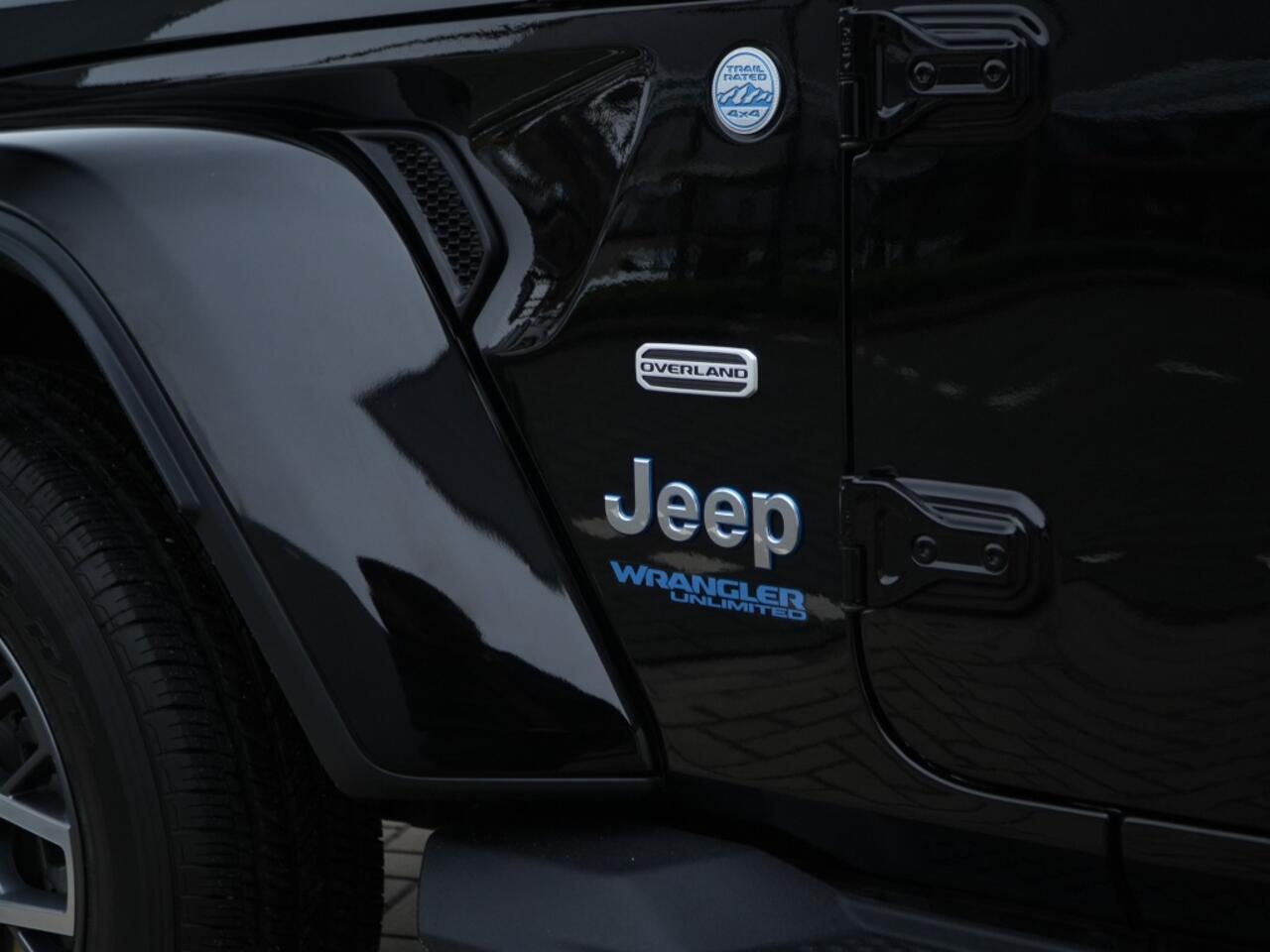 Jeep WRANGLER Unlimited 4xe 380 PK Sahara | Leder | Soft Top | Overland | Camera | 18"